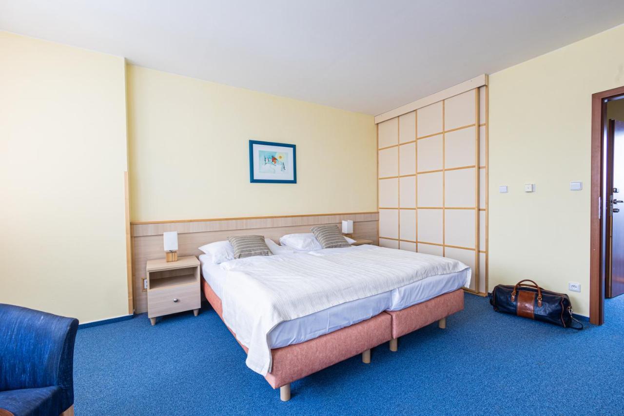 Hotel Petrovy Kameny Karlova Studánka Dış mekan fotoğraf